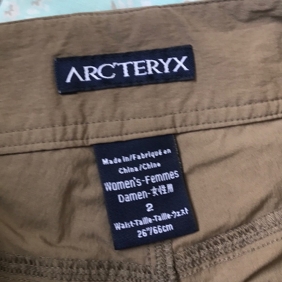 💔SOLD NWOT Arcteryx Bermuda shorts size 2 - Picture 4 of 7